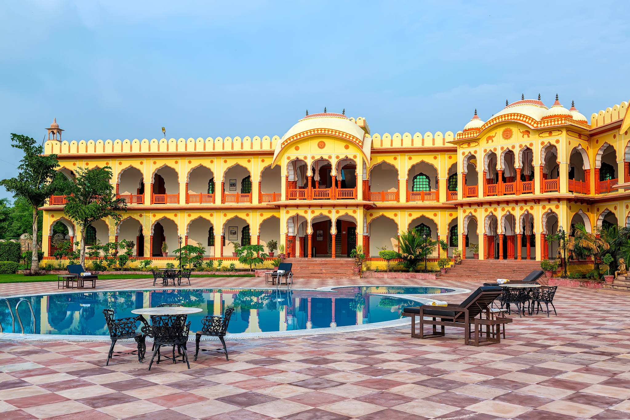 Pool side ground photo at Hotel Rajmahal Orchha